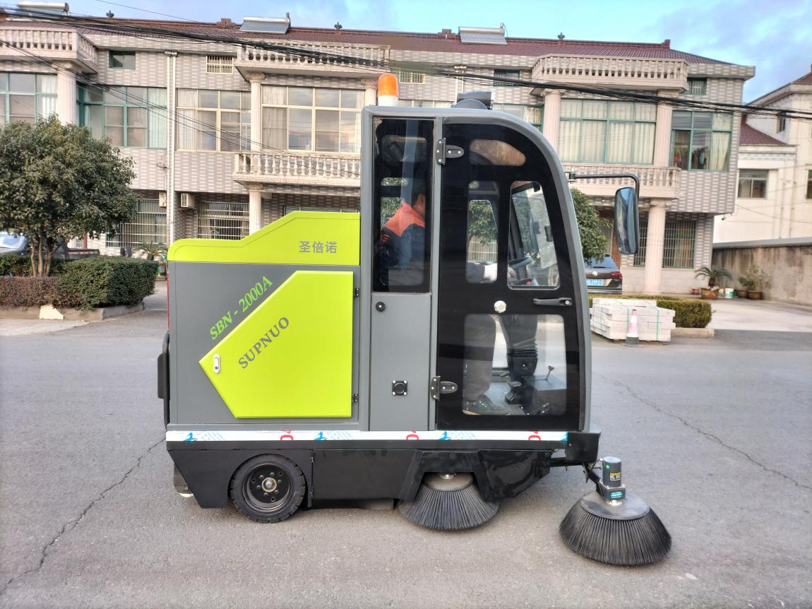 怒江龙马清扫车